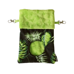 Paśnik tekstylny w liście na czarnym tle dla świnek morskich