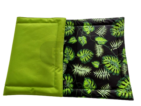 Cage Liner podkład wielorazowy nieprzemakalny (do klatki 120) w liście na czarnym tle